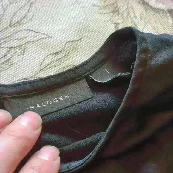 Halogen Black Lightweight Top Keyhole Back Neck Closure - Picture 3 of 4